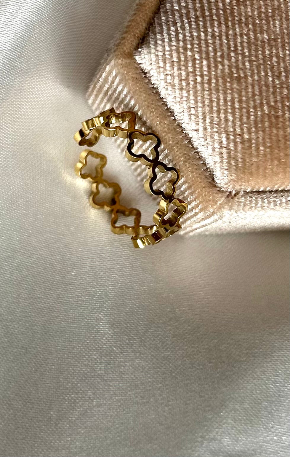 Gold Clover Ring