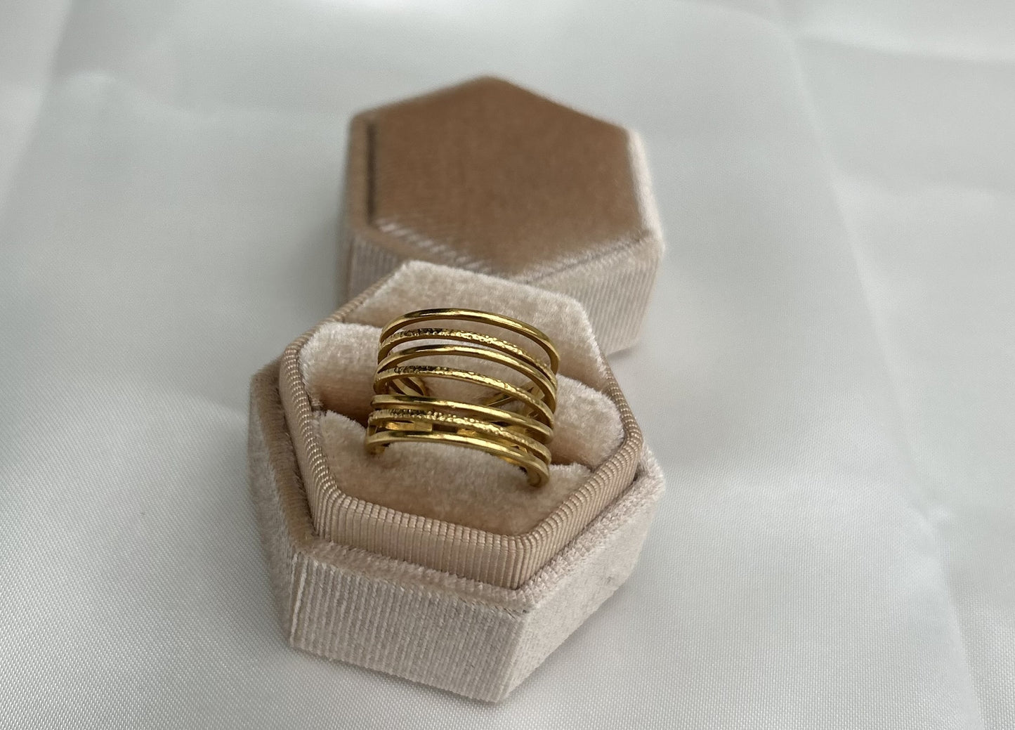 Modern Multi Ring