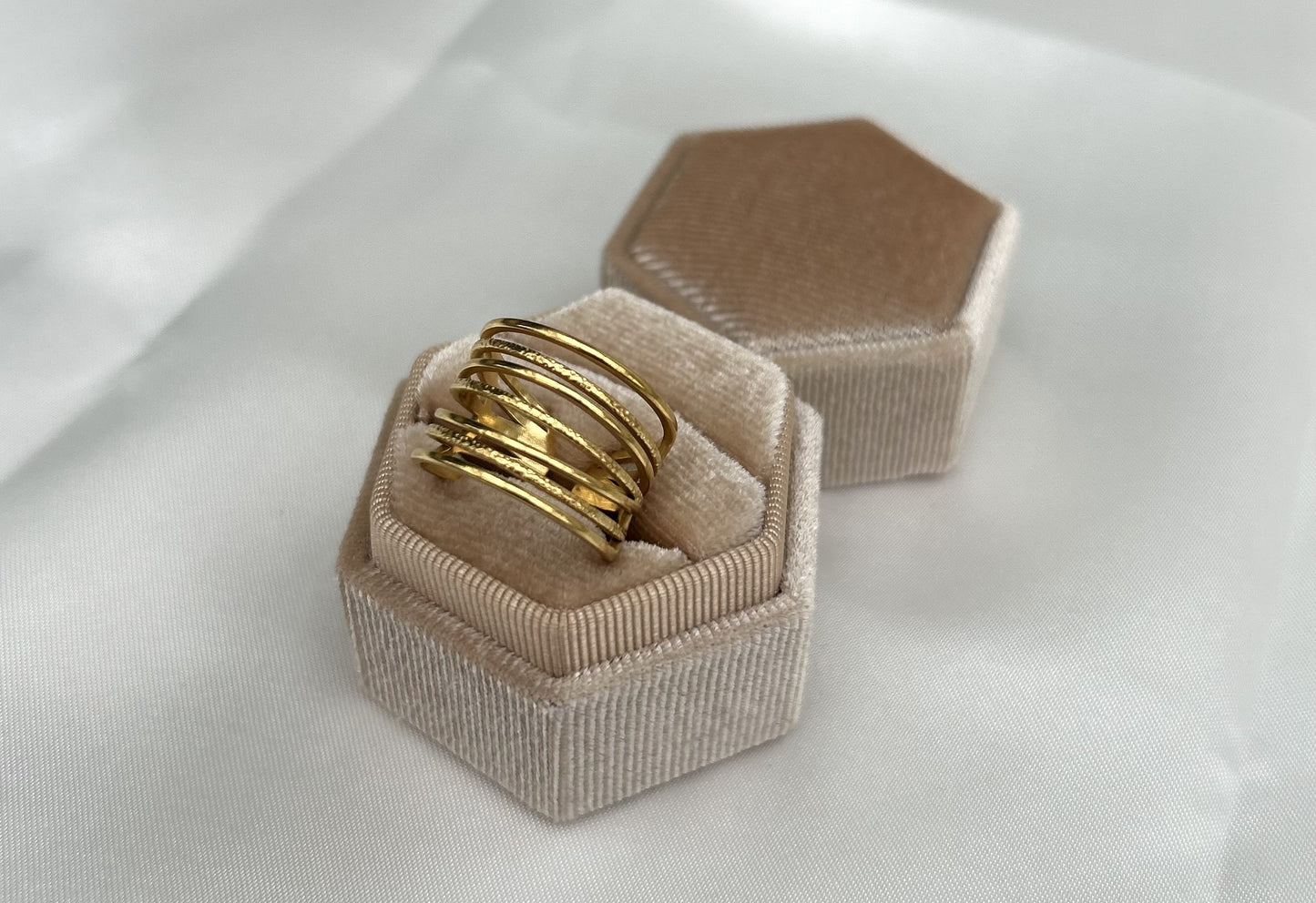 Modern Multi Ring